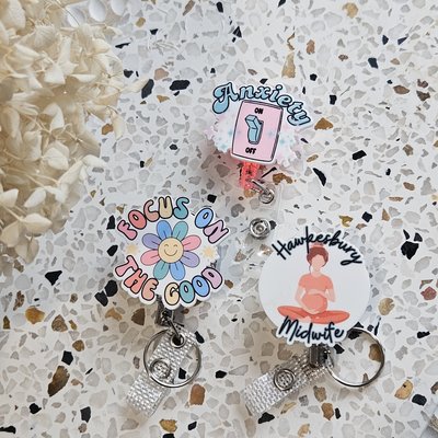 Badge Reels + Name Tags-Image